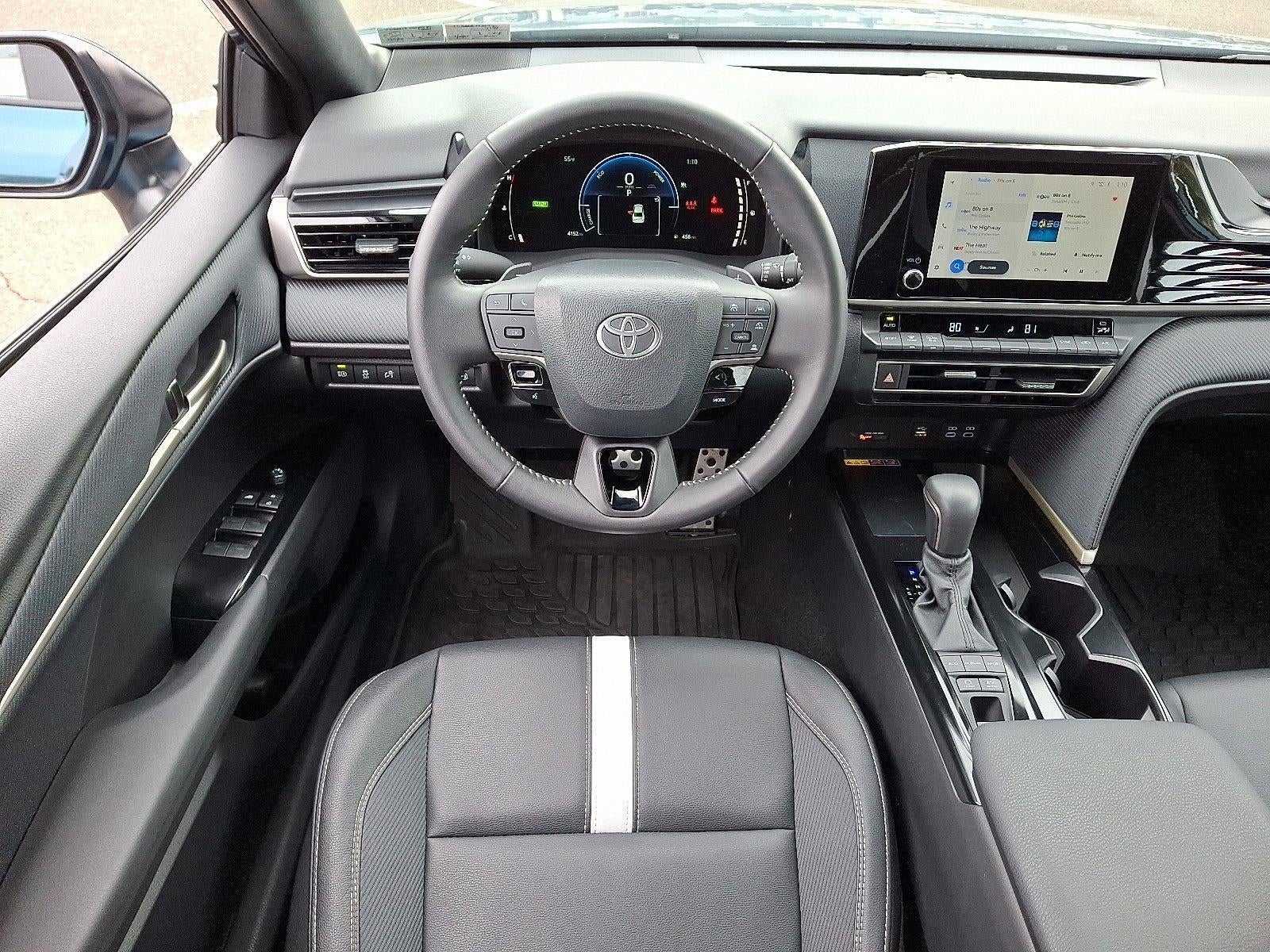 2025 Toyota Camry SE (SE)