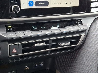 2025 Toyota Camry SE (SE)