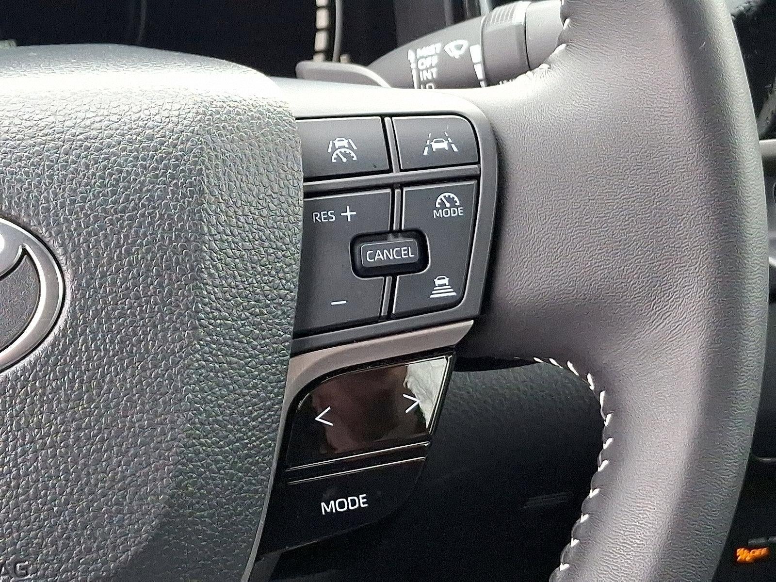 2025 Toyota Camry SE (SE)