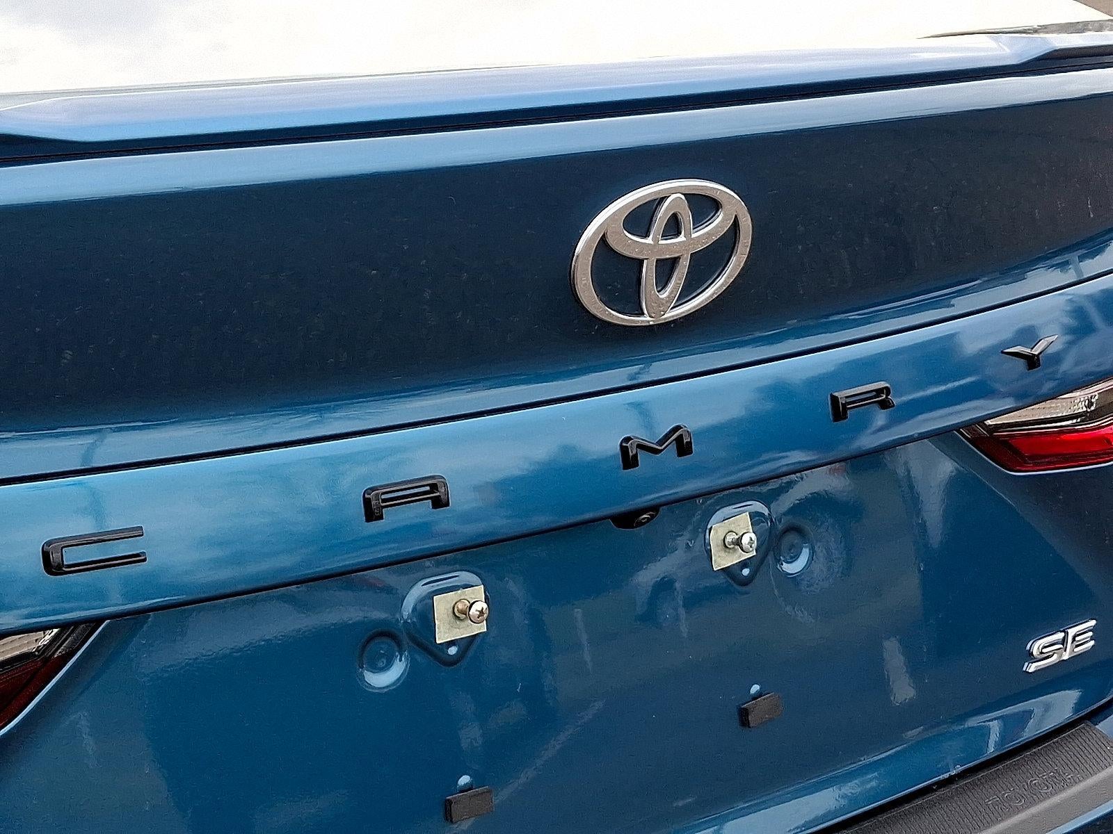 2025 Toyota Camry SE (SE)
