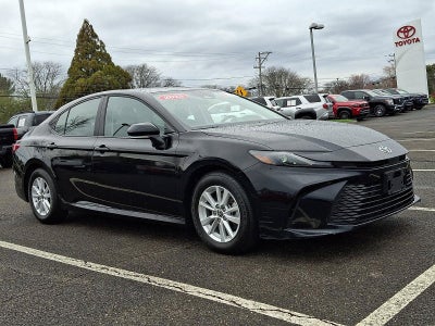 2025 Toyota Camry LE (SE)