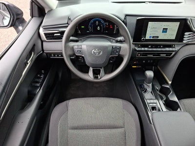 2025 Toyota Camry LE (SE)