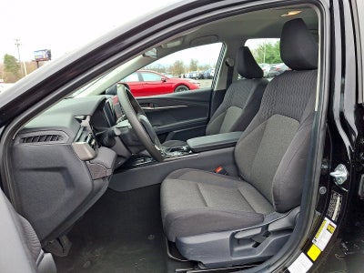 2025 Toyota Camry LE (SE)