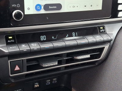 2025 Toyota Camry LE (SE)