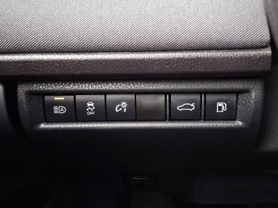 2025 Toyota Camry LE (SE)