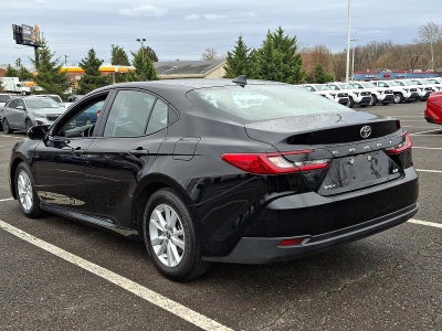 2025 Toyota Camry LE (SE)