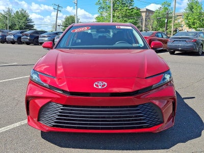 2025 Toyota Camry LE (SE)