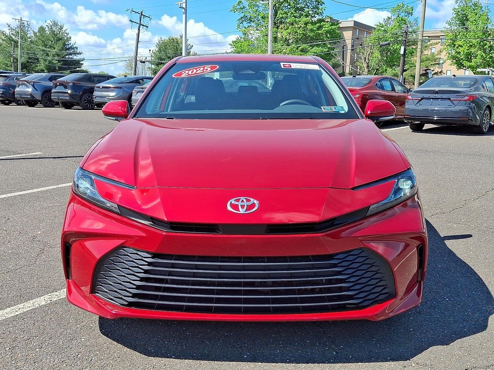 2025 Toyota Camry LE (SE)