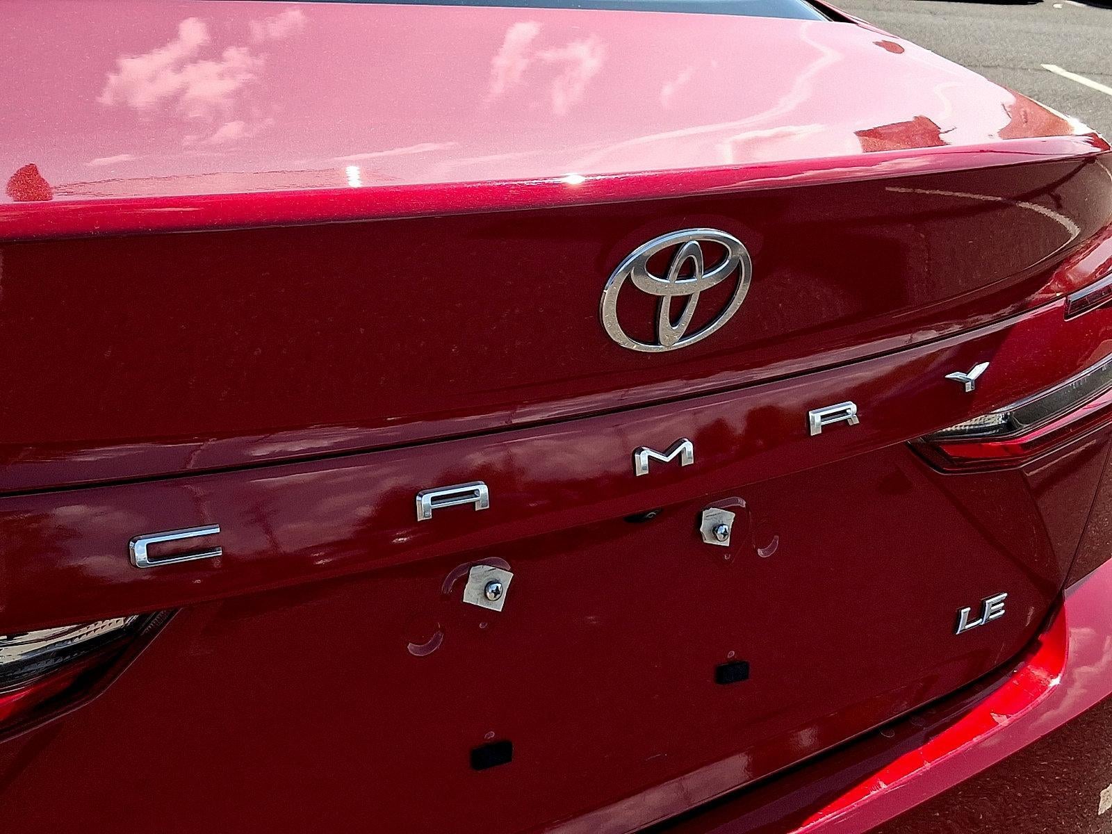 2025 Toyota Camry LE (SE)