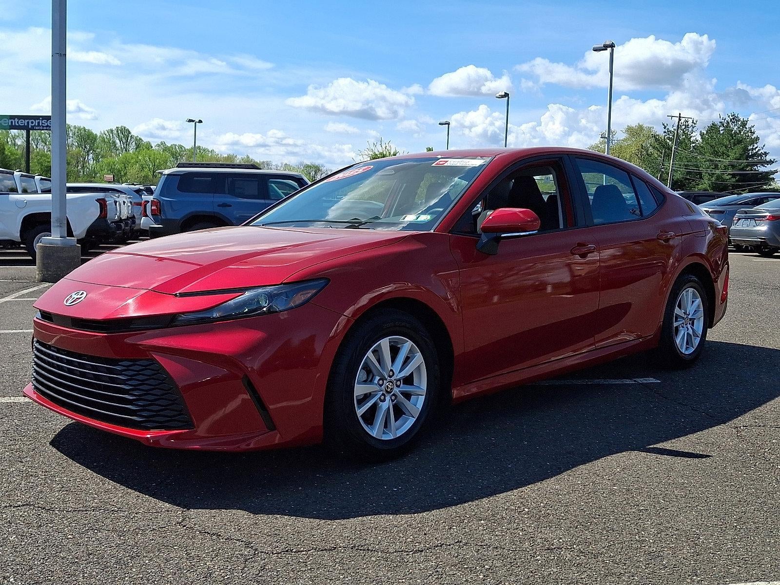 2025 Toyota Camry LE (SE)