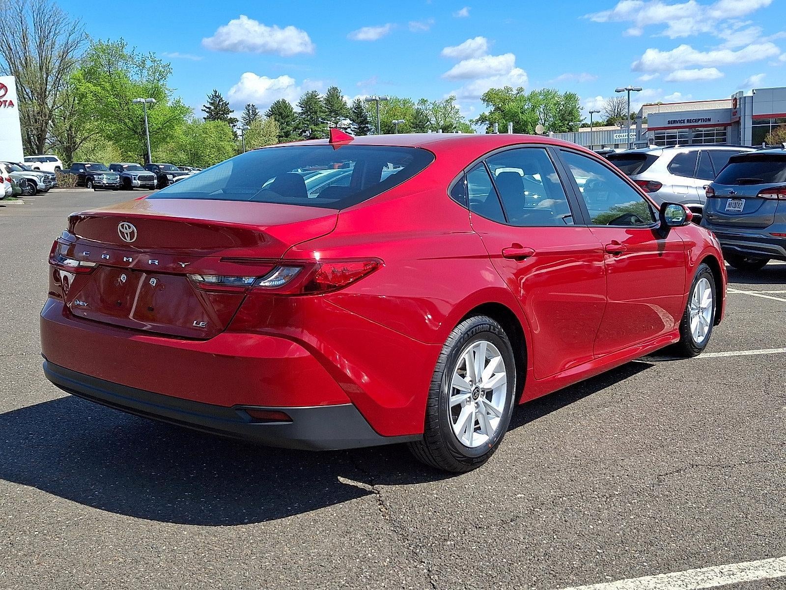 2025 Toyota Camry LE (SE)