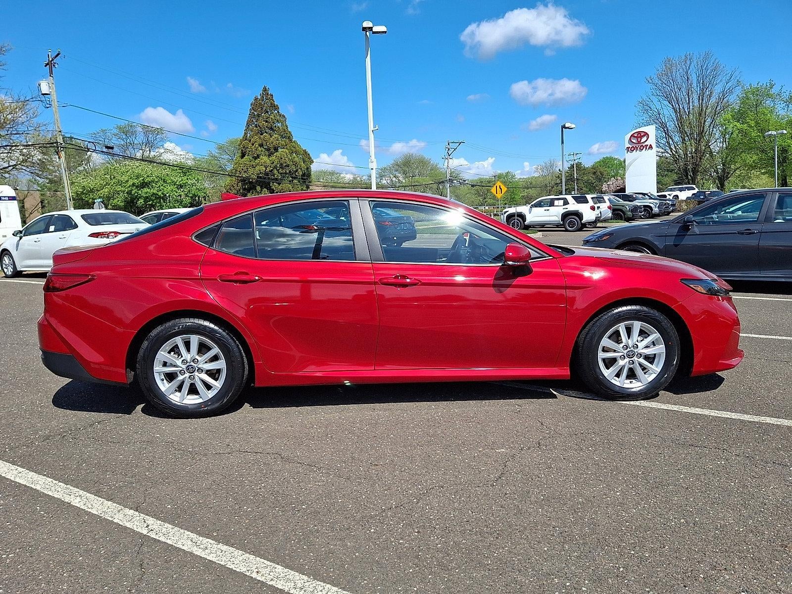 2025 Toyota Camry LE (SE)