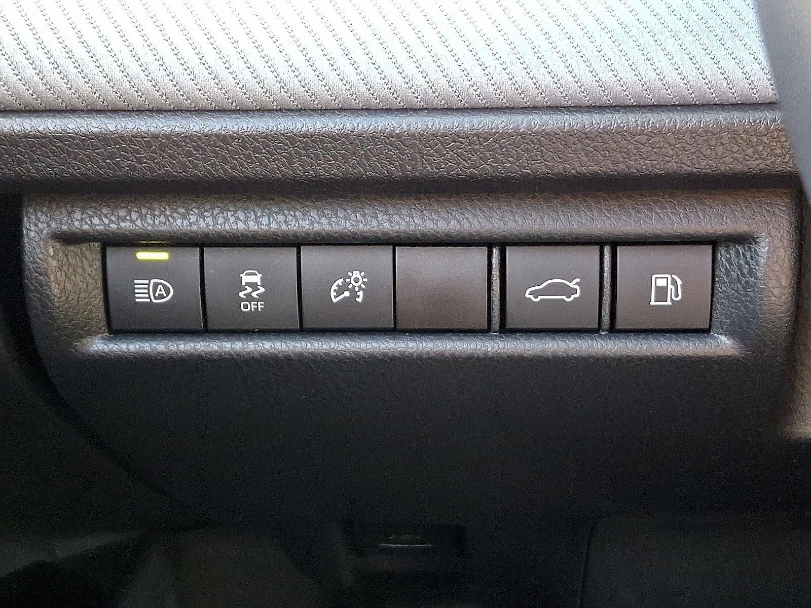 2025 Toyota Camry SE (SE)