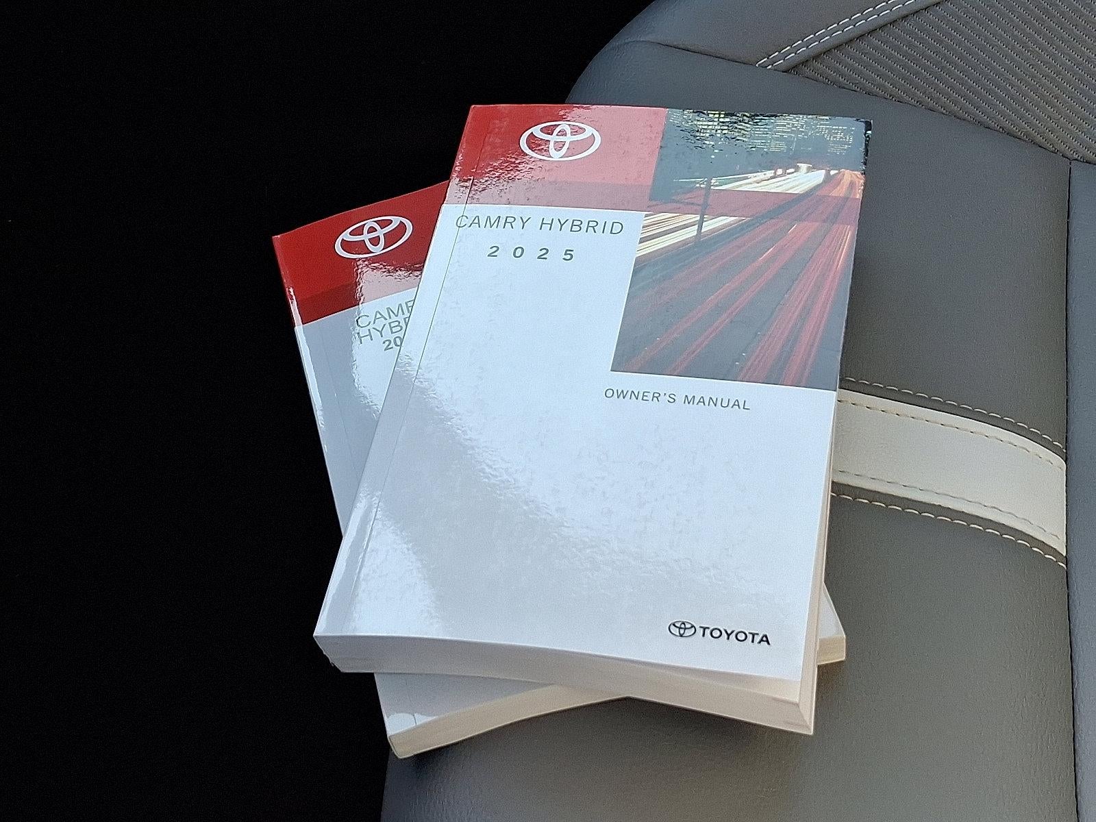 2025 Toyota Camry SE (SE)