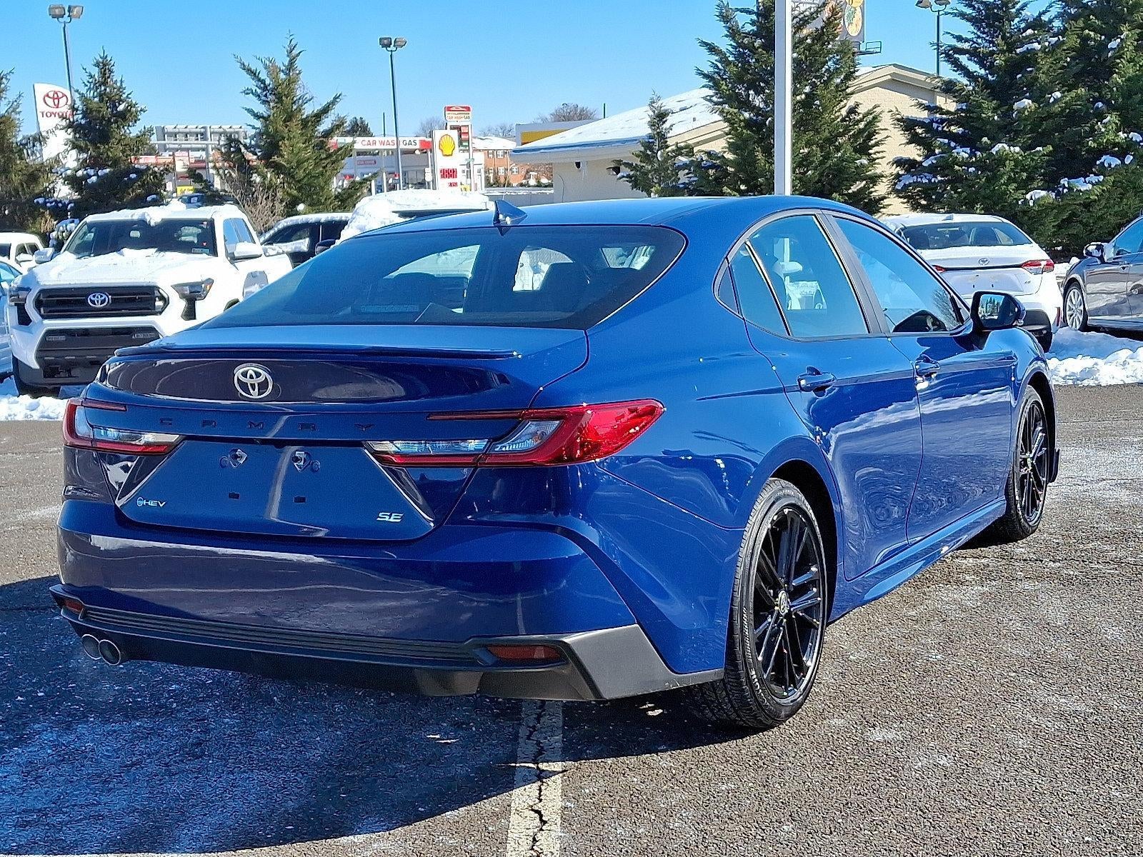 2025 Toyota Camry SE (SE)