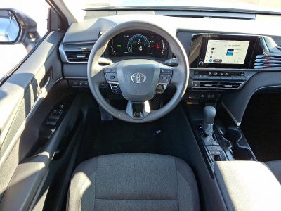 2025 Toyota Camry LE (SE)