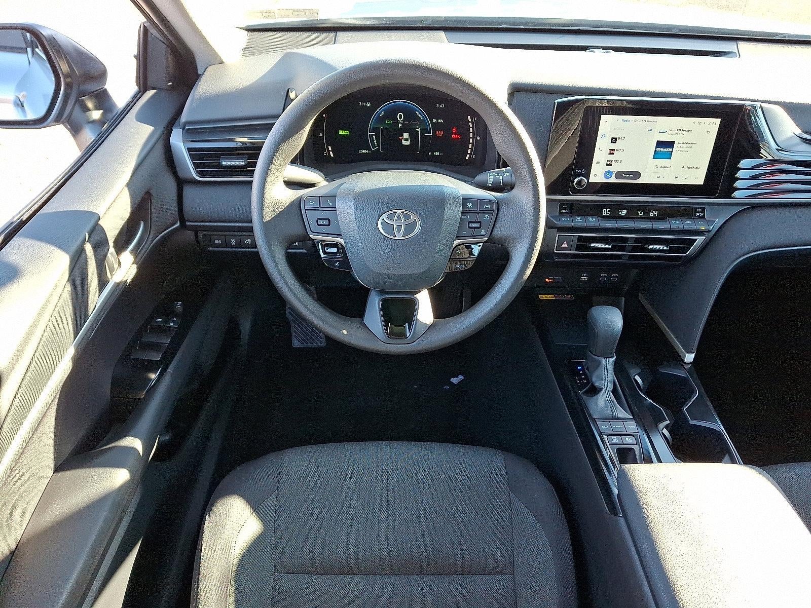 2025 Toyota Camry LE (SE)