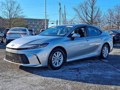 2025 Toyota Camry LE (SE)