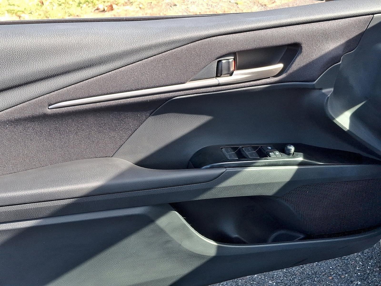 2025 Toyota Camry LE (SE)