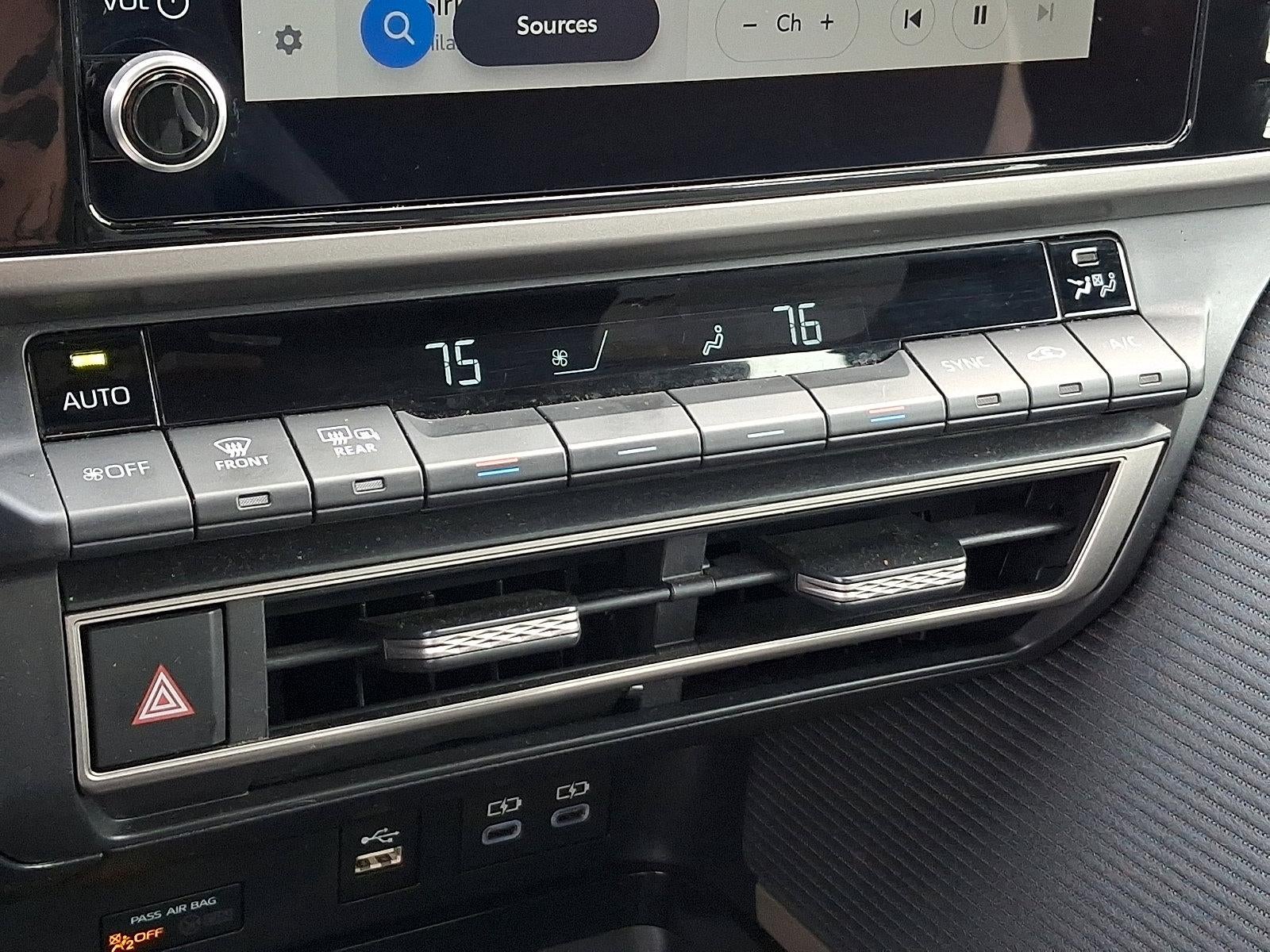 2025 Toyota Camry SE (SE)