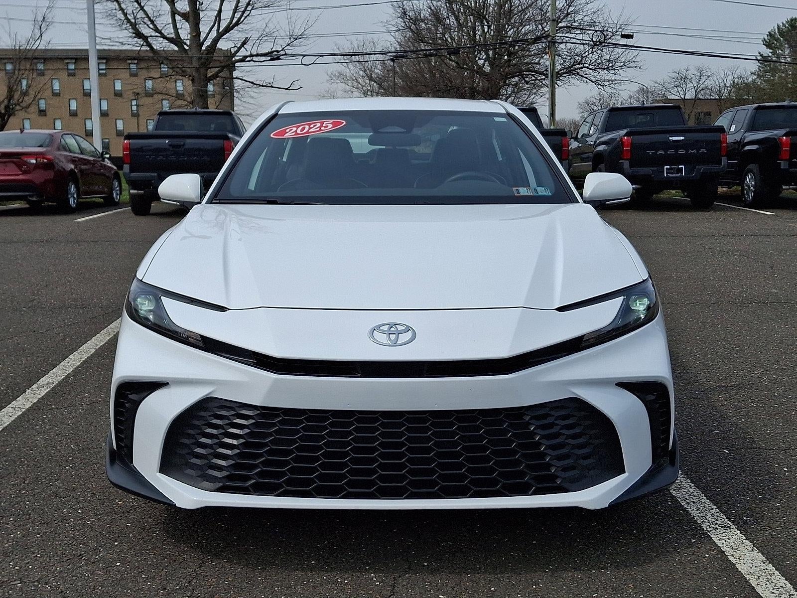 2025 Toyota Camry SE (SE)