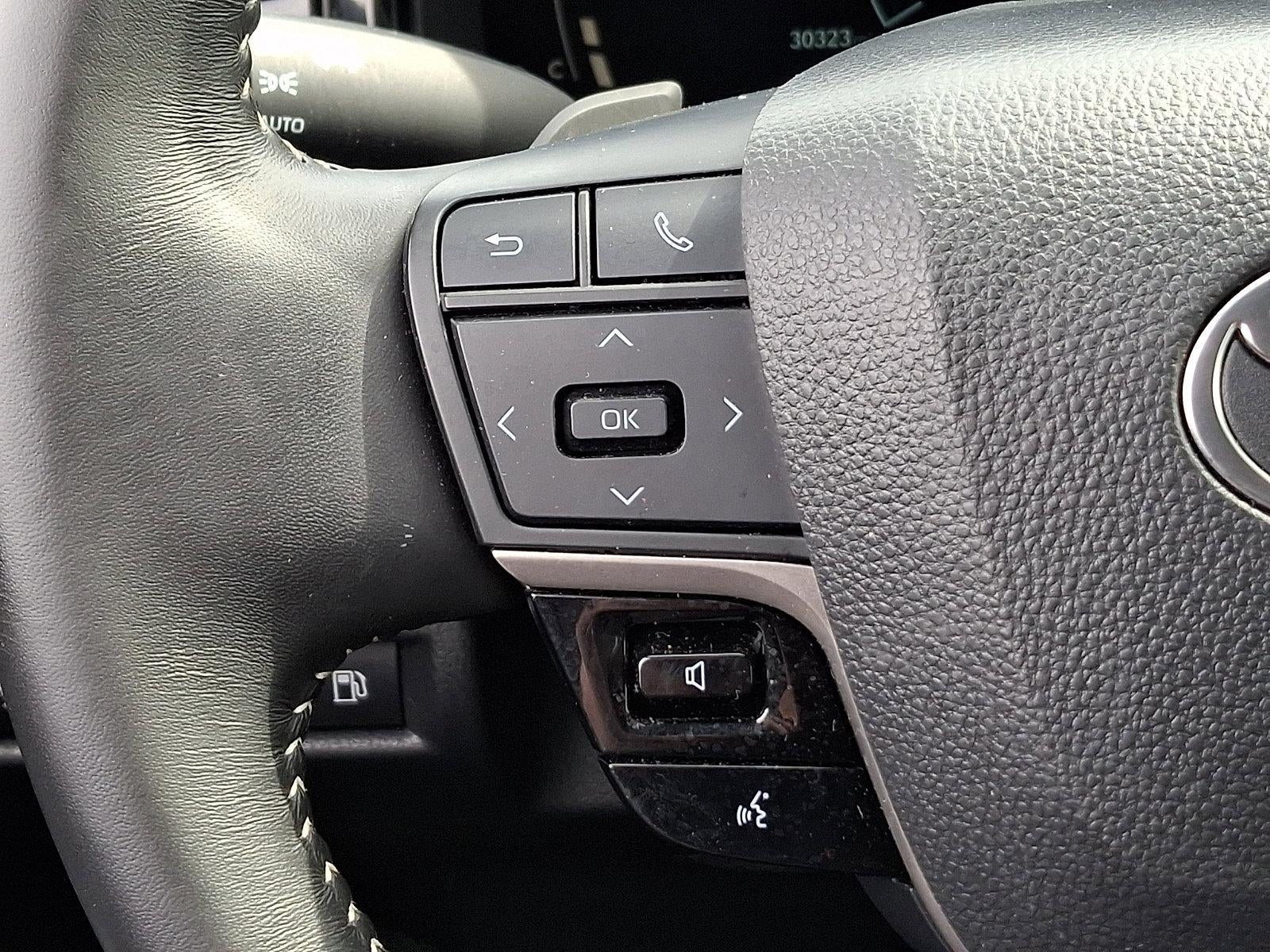 2025 Toyota Camry SE (SE)