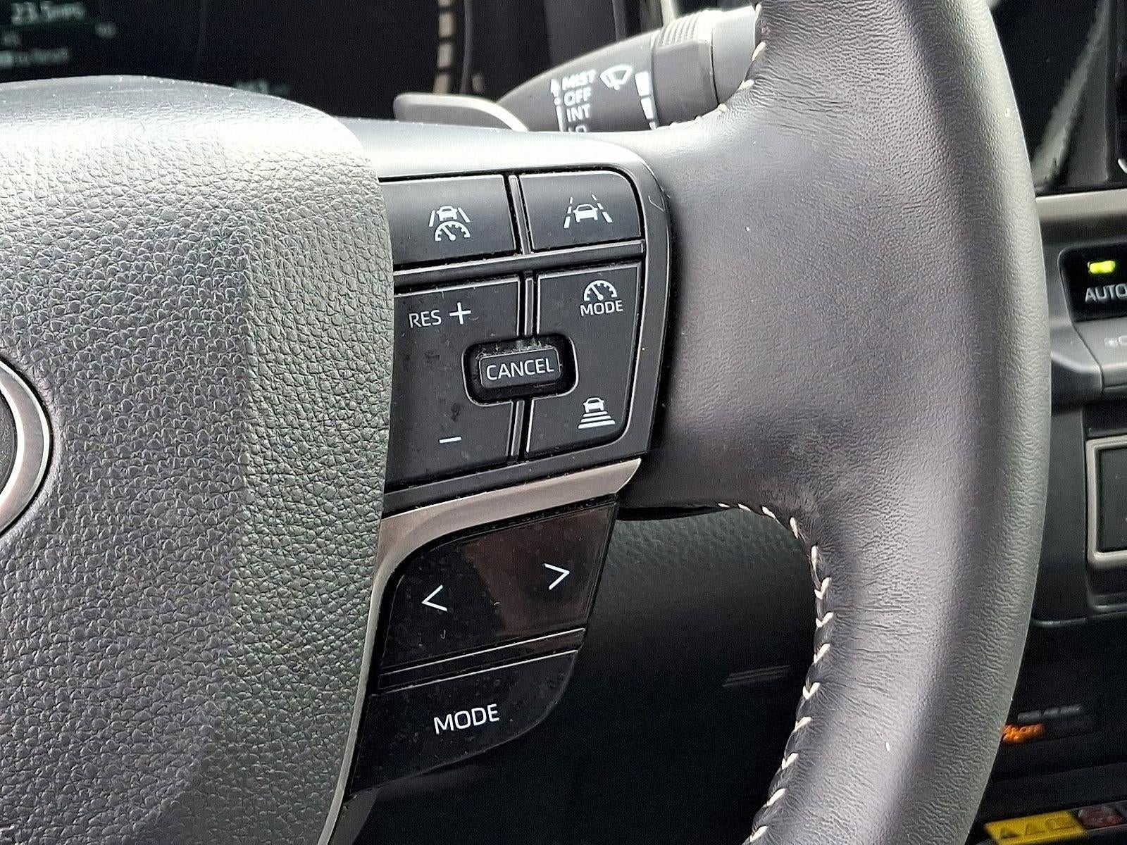 2025 Toyota Camry SE (SE)