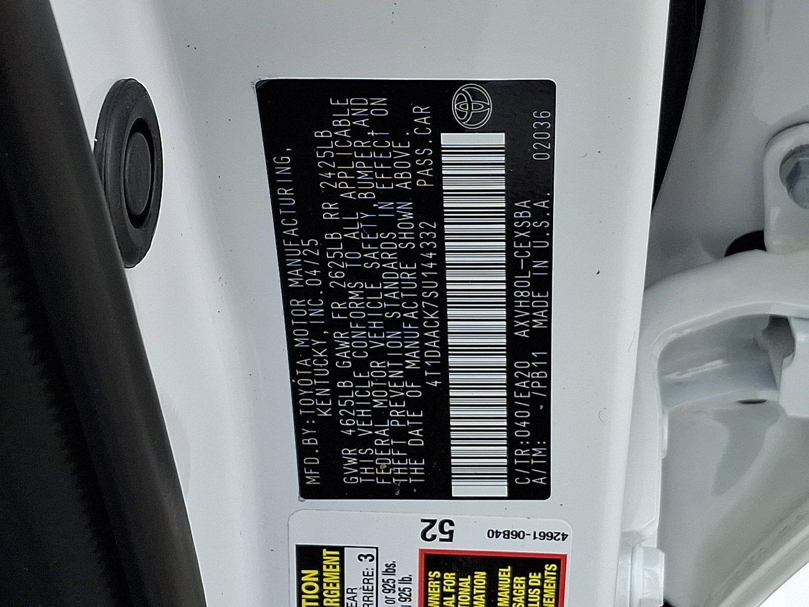 2025 Toyota Camry SE (SE)