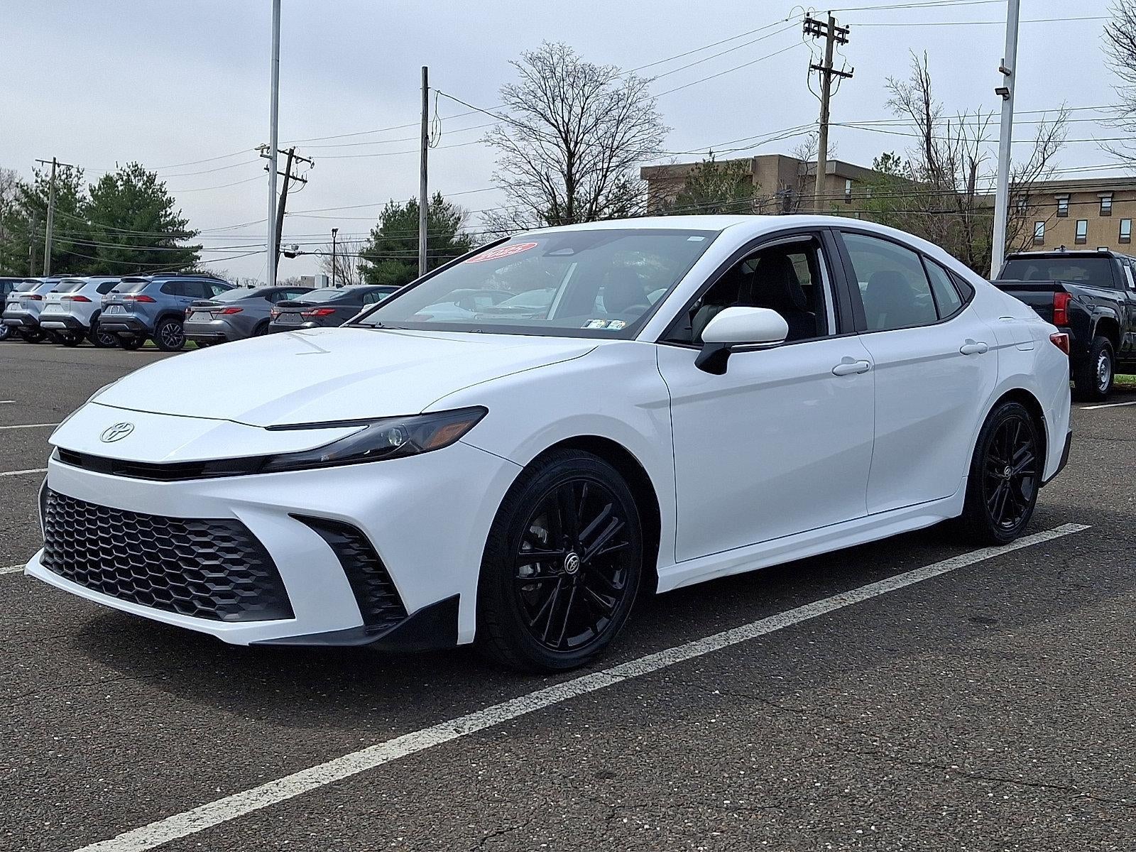 2025 Toyota Camry SE (SE)