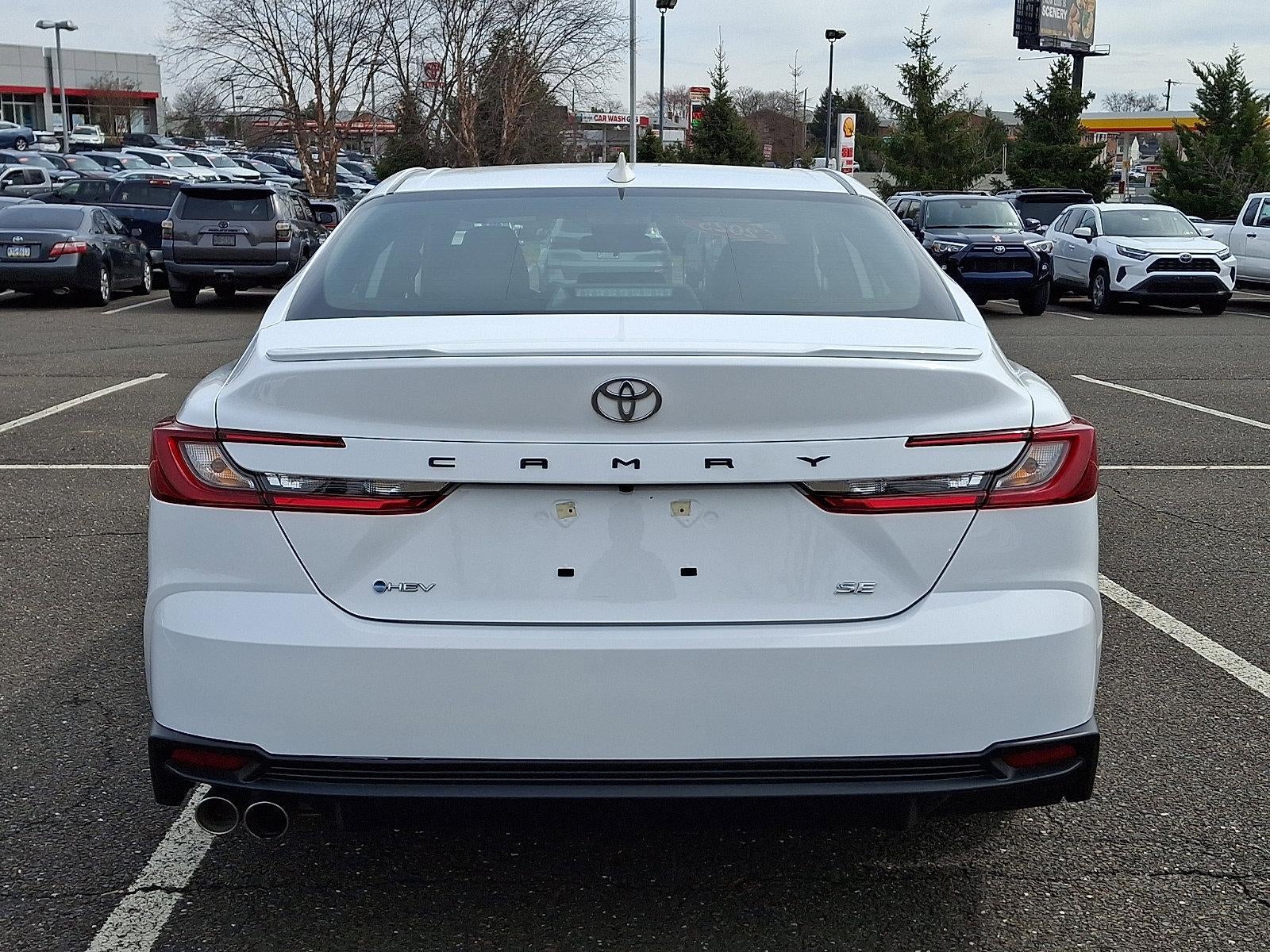 2025 Toyota Camry SE (SE)