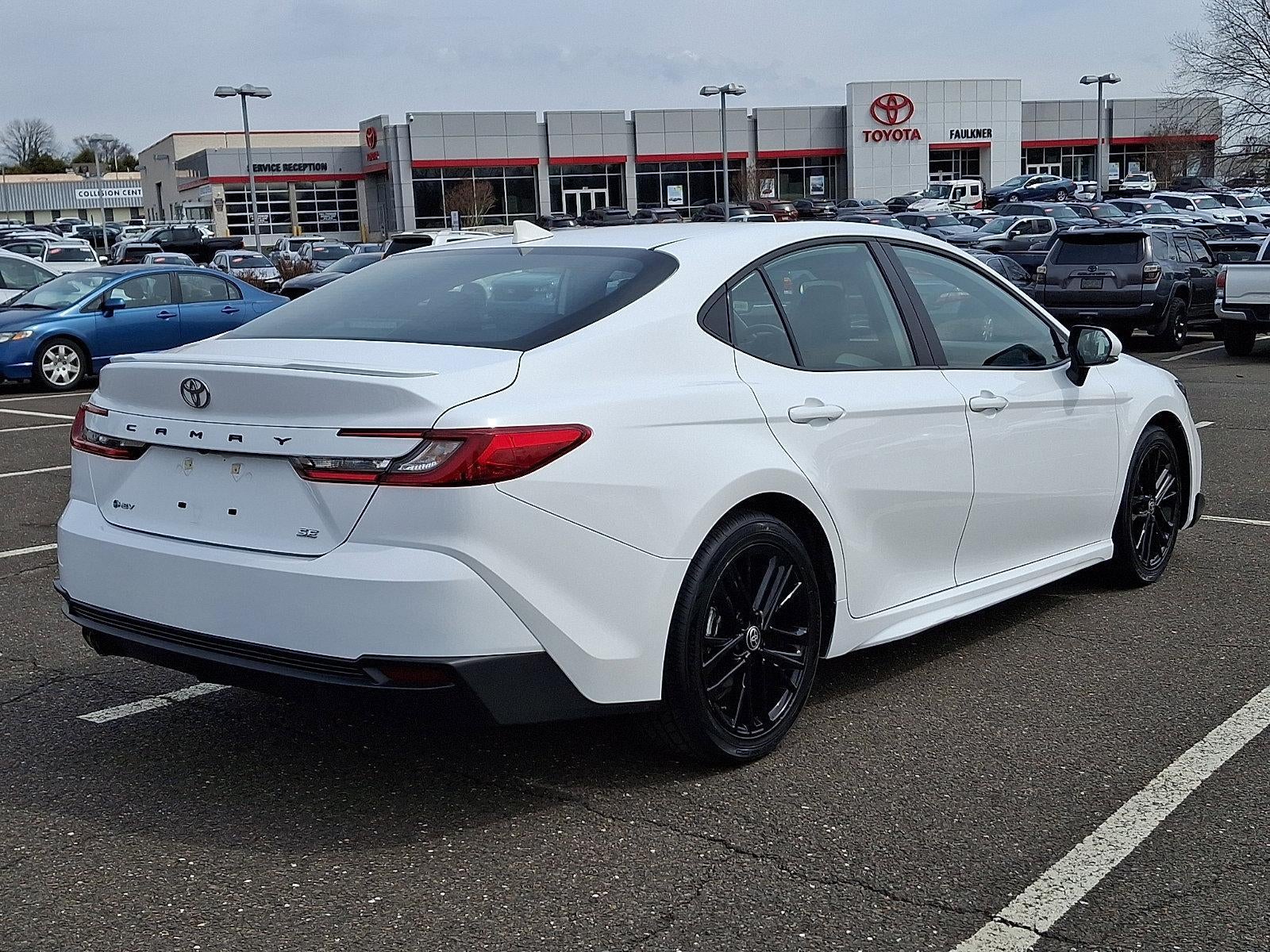 2025 Toyota Camry SE (SE)