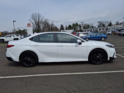 2025 Toyota Camry SE (SE)