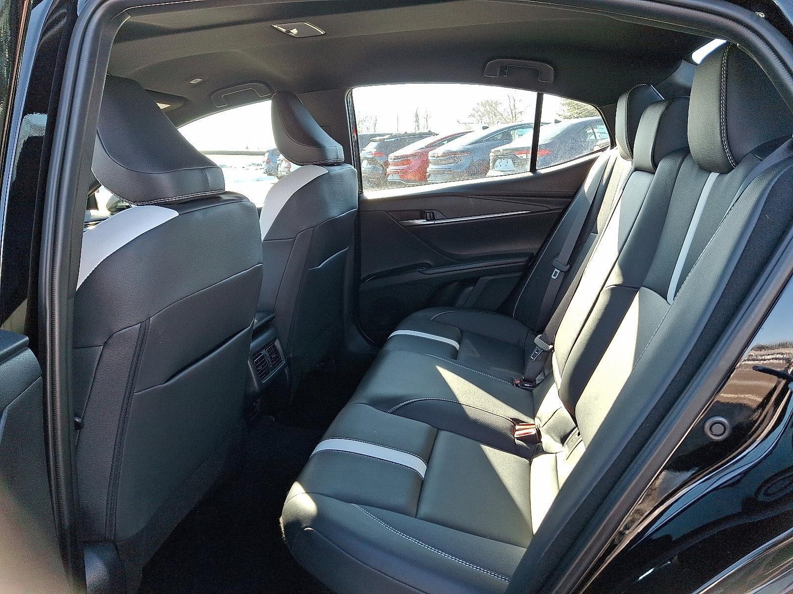 2025 Toyota Camry SE (SE)