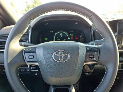 2025 Toyota Camry SE (SE)