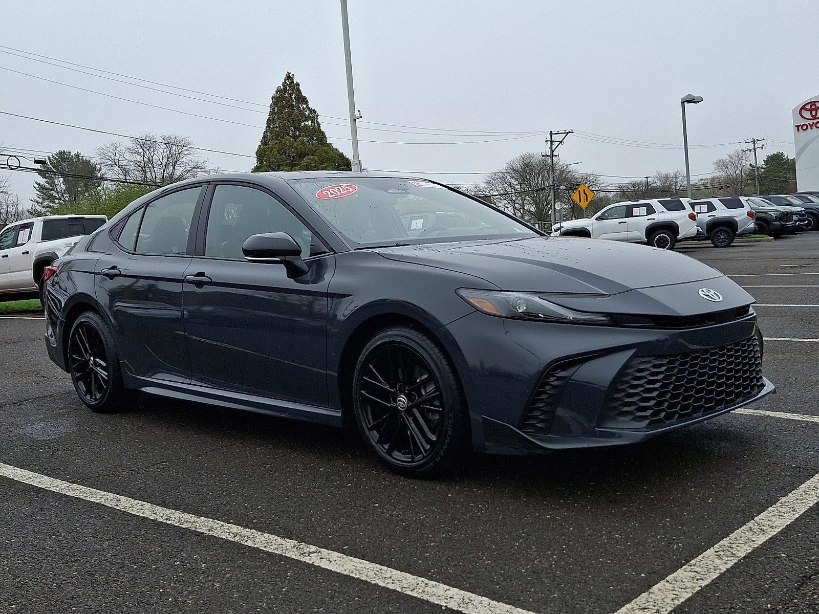 2025 Toyota Camry SE (SE)