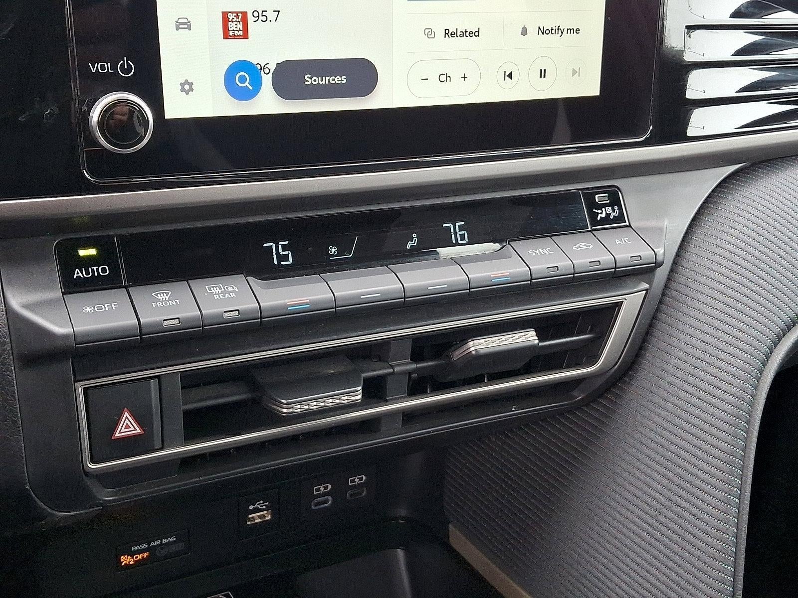 2025 Toyota Camry SE (SE)