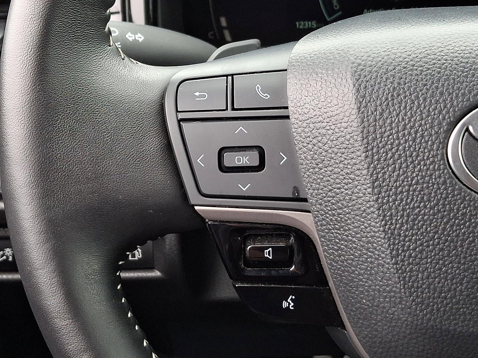 2025 Toyota Camry SE (SE)