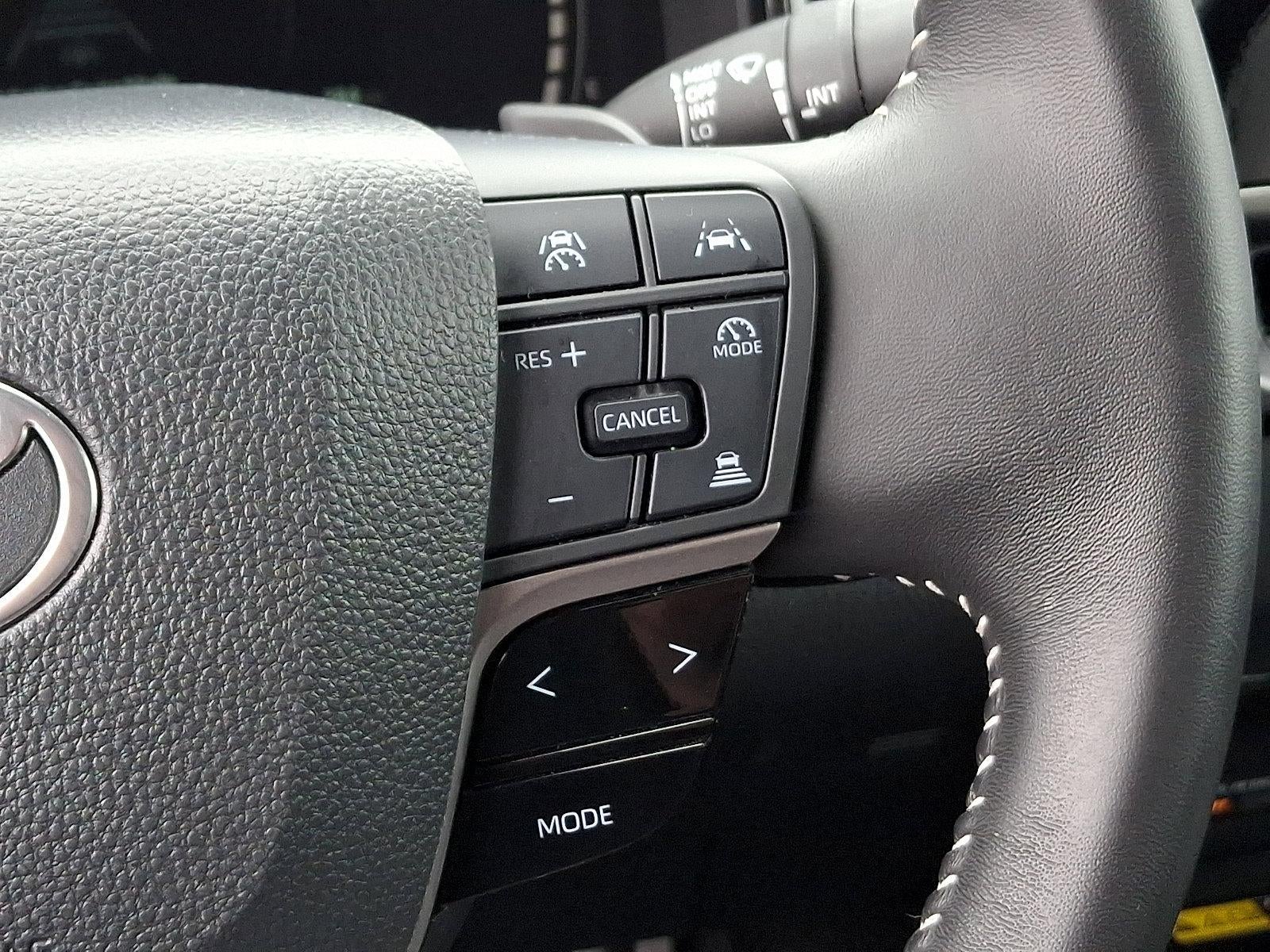 2025 Toyota Camry SE (SE)