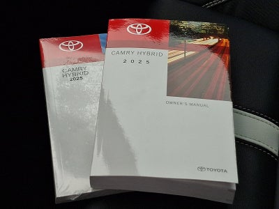 2025 Toyota Camry SE (SE)