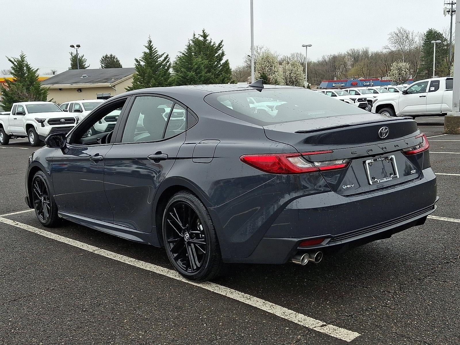 2025 Toyota Camry SE (SE)