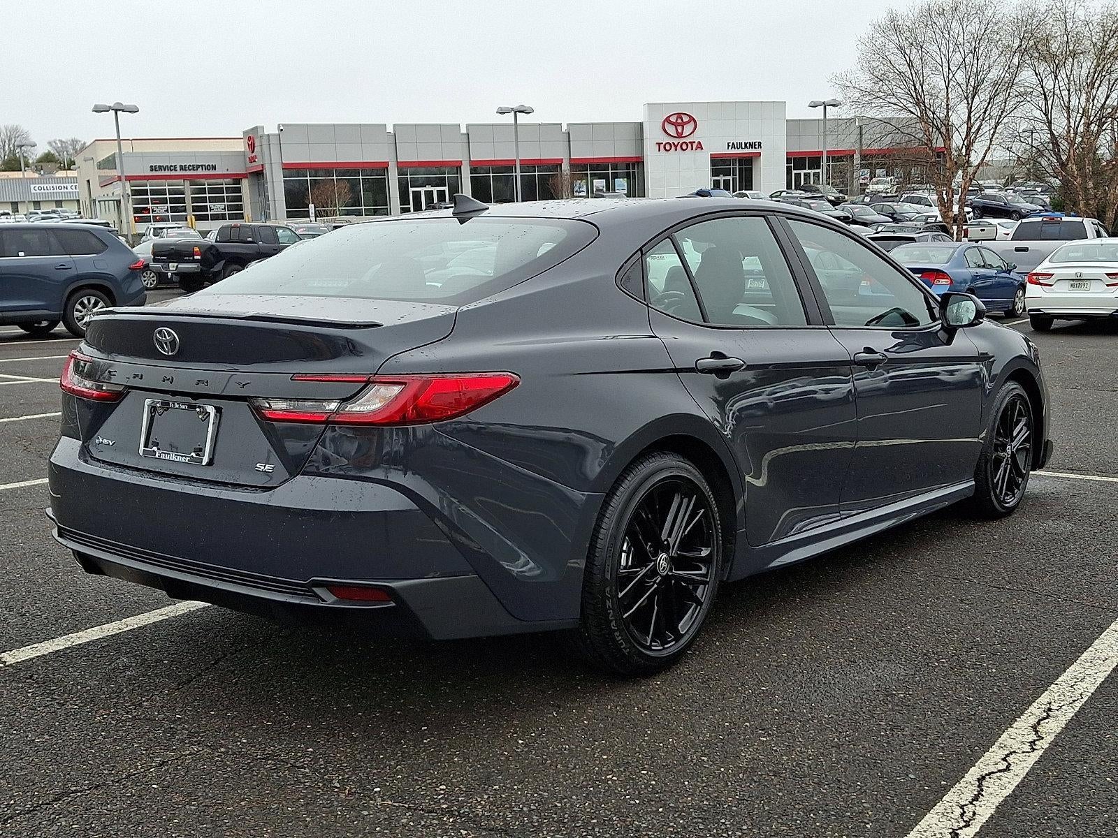 2025 Toyota Camry SE (SE)
