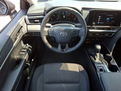 2025 Toyota Camry LE AWD (Natl)