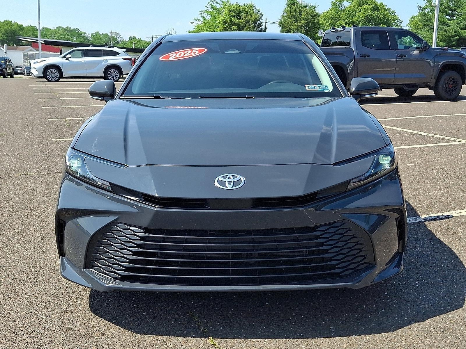 2025 Toyota Camry LE AWD (Natl)
