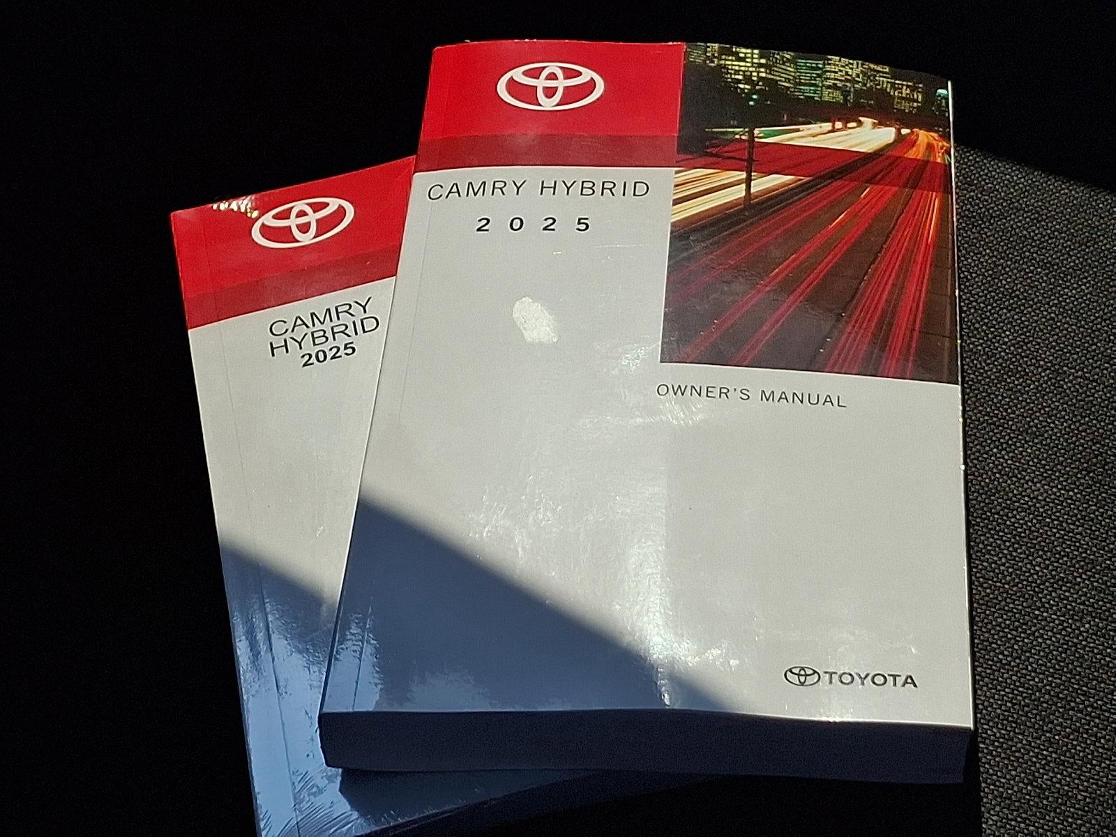 2025 Toyota Camry LE AWD (Natl)