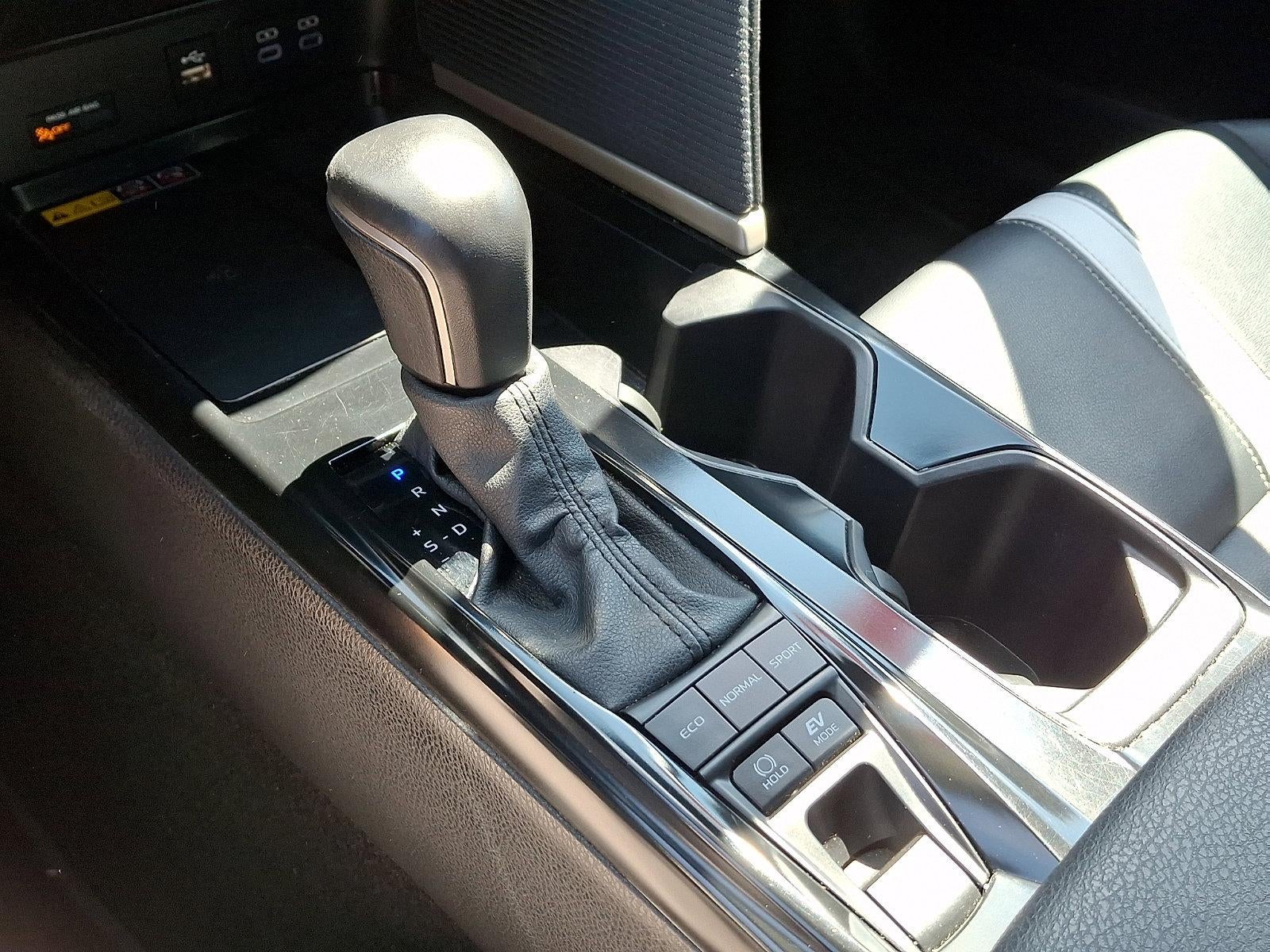 2025 Toyota Camry SE AWD (Natl)