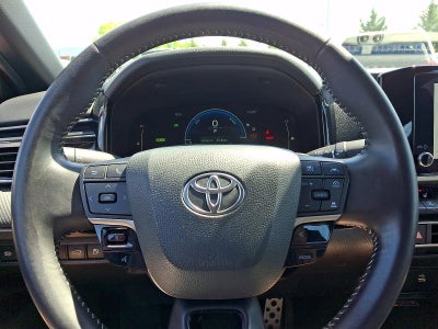 2025 Toyota Camry SE AWD (Natl)