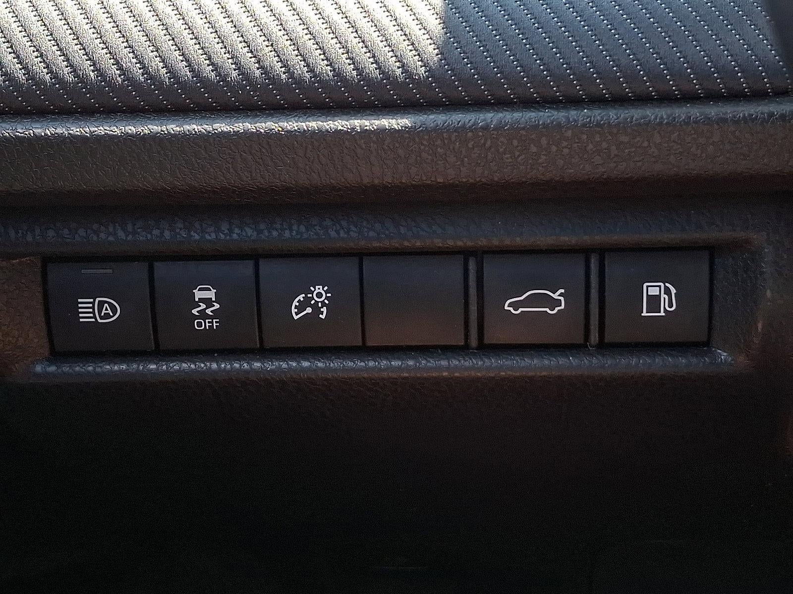 2025 Toyota Camry SE AWD (Natl)