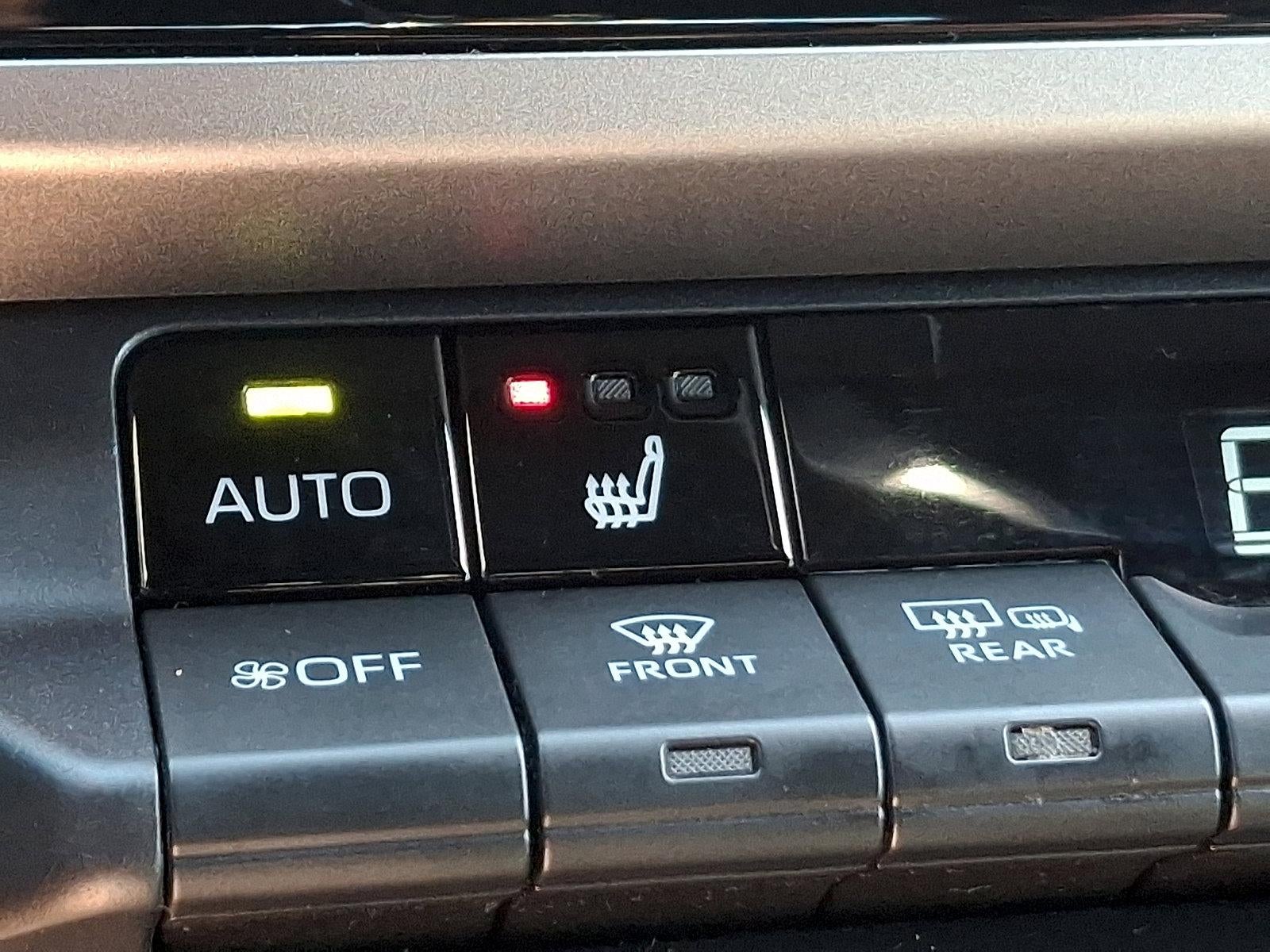 2025 Toyota Camry SE AWD (Natl)