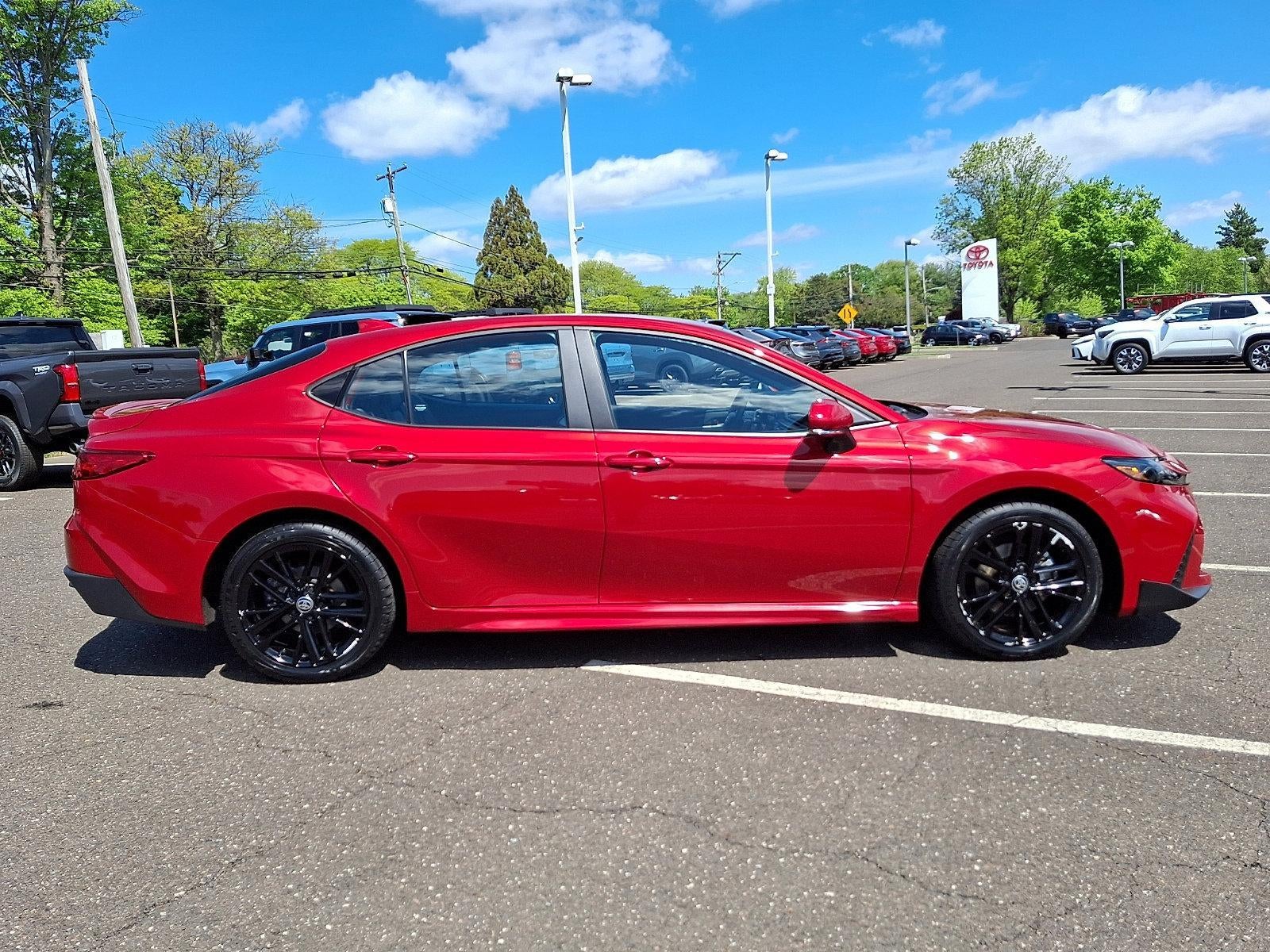 2025 Toyota Camry SE AWD (Natl)