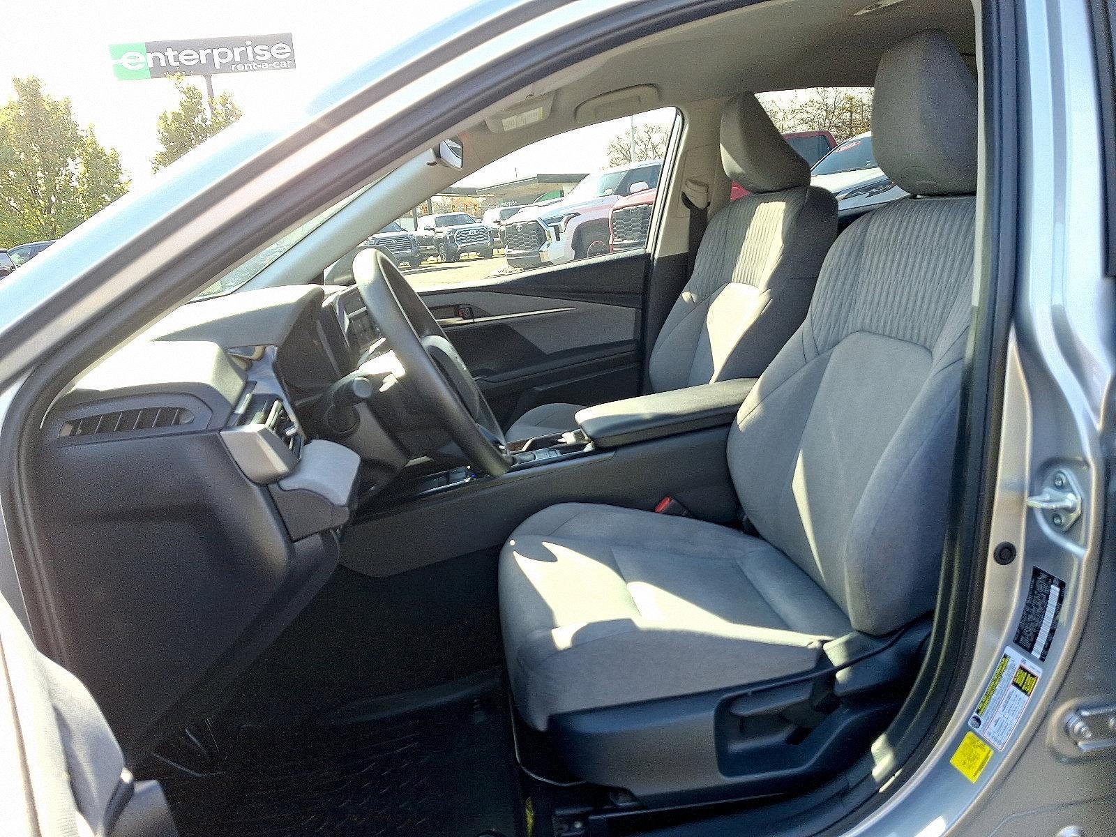 2025 Toyota Camry LE AWD (Natl)